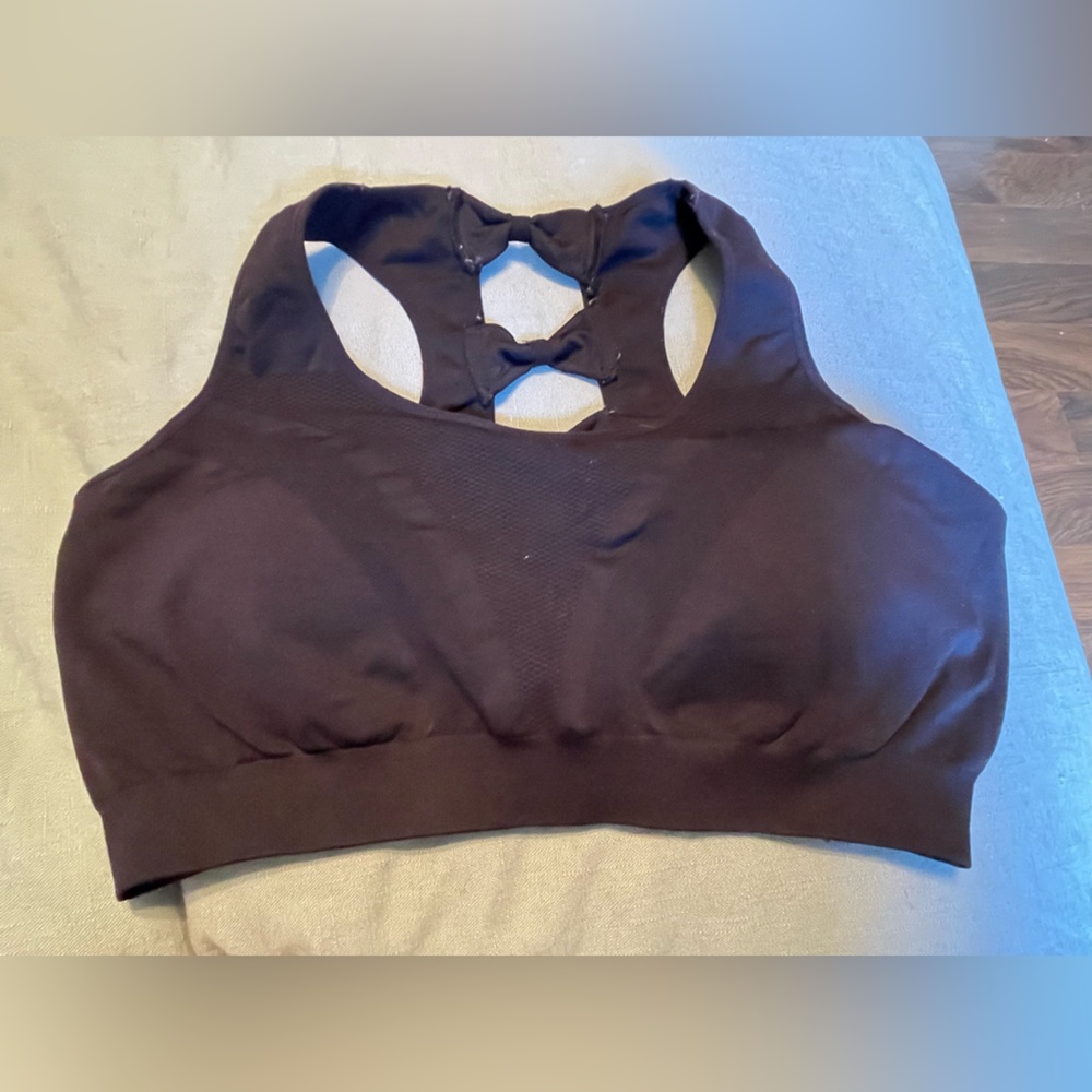 Women’s plus size sports bra